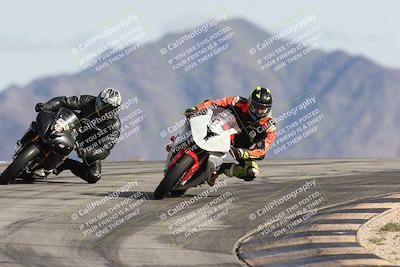 media/Nov-16-2025-Race Pace (Sun) [[8c5fa54630]]/Verified Riders/8-Turn 12 (120pm)/